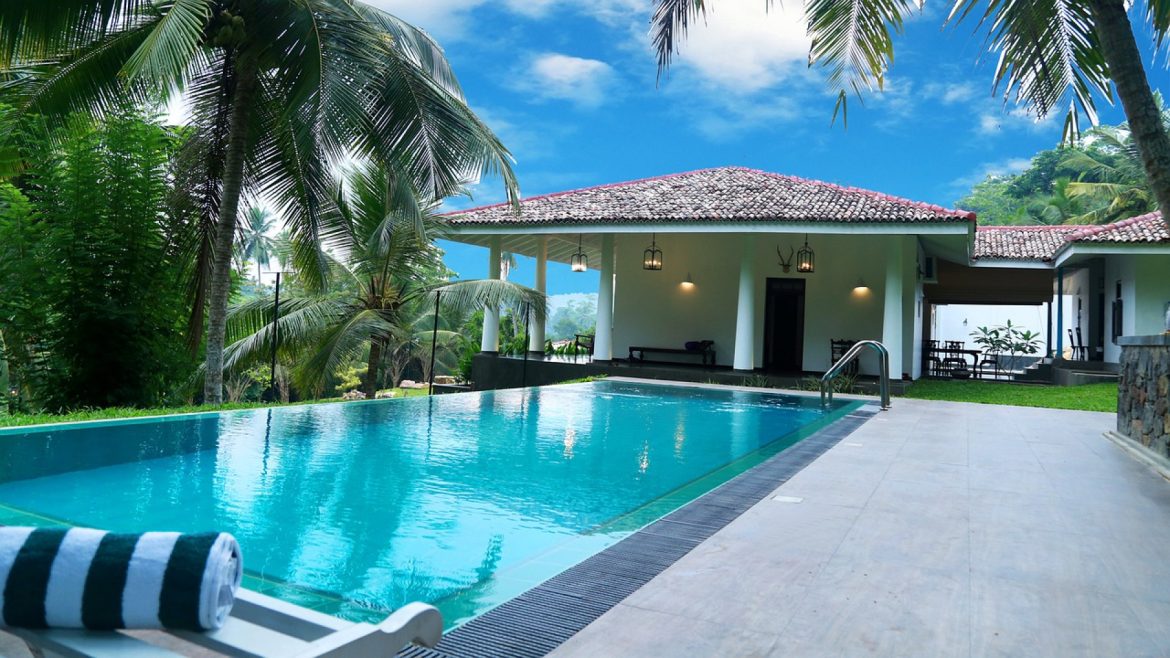 La piscine de luxe en béton projeté : un oasis de rêve dans votre jardin