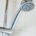 Trouver un professionnel en ligne pour changer votre chauffe-eau : les avantages et astuces