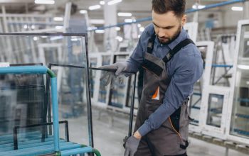 Fenêtres à Vannes : PVC, aluminium ou bois, que choisir pour optimiser durabilité et performance ?